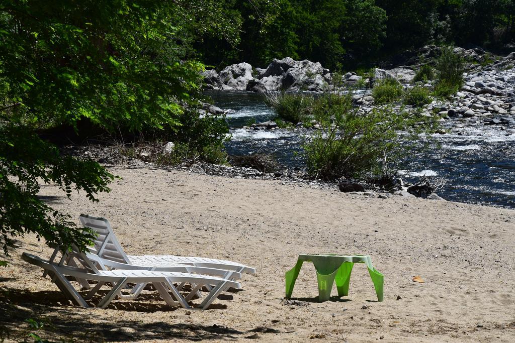 Hotel Camping La Charderie Pont-de-Labeaume Zewnętrze zdjęcie