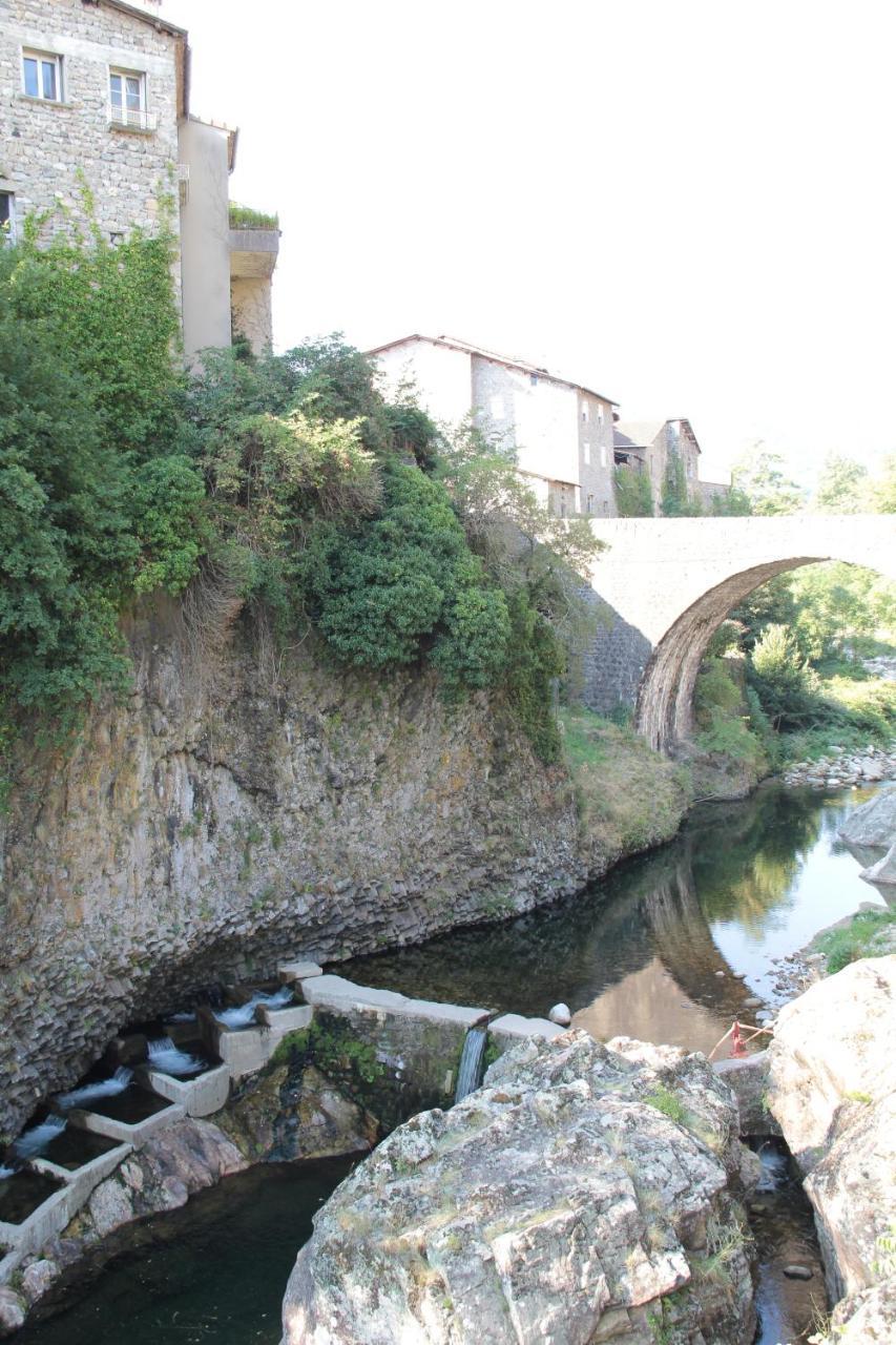 Hotel Camping La Charderie Pont-de-Labeaume Zewnętrze zdjęcie